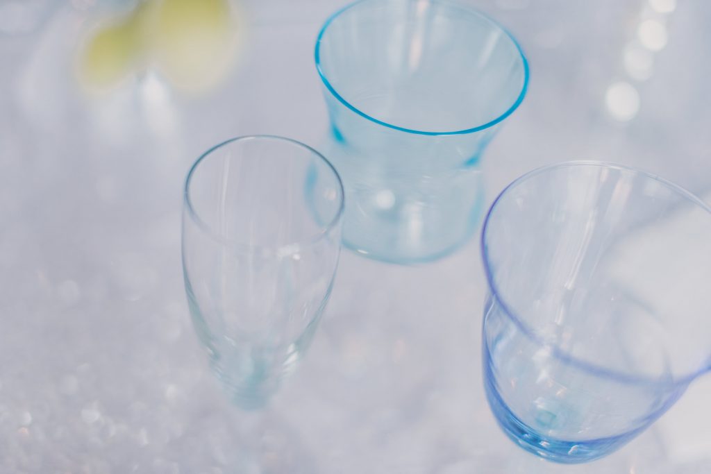 Blue Wine Glasses and Champagne Flutes. Howerton+Wooten Events.