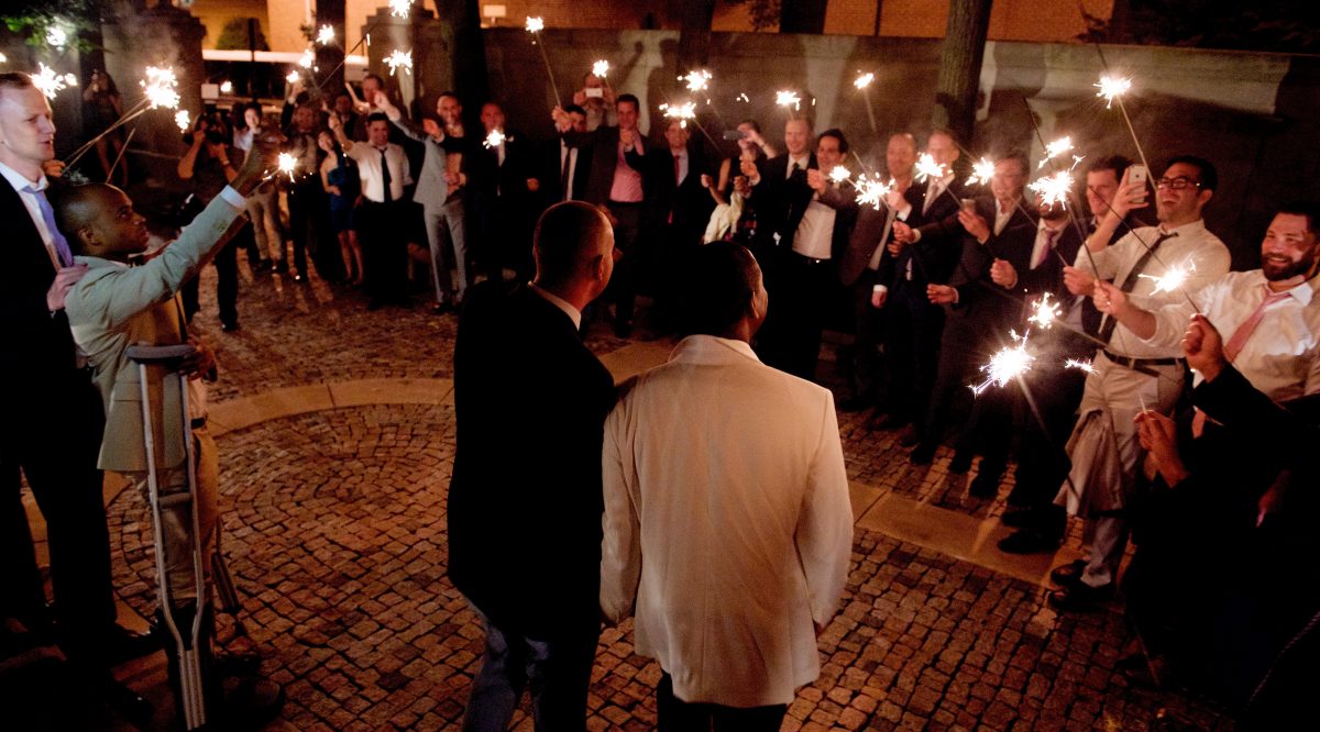 5 Key Things To Know When Planning A Wedding Sparkler Exit